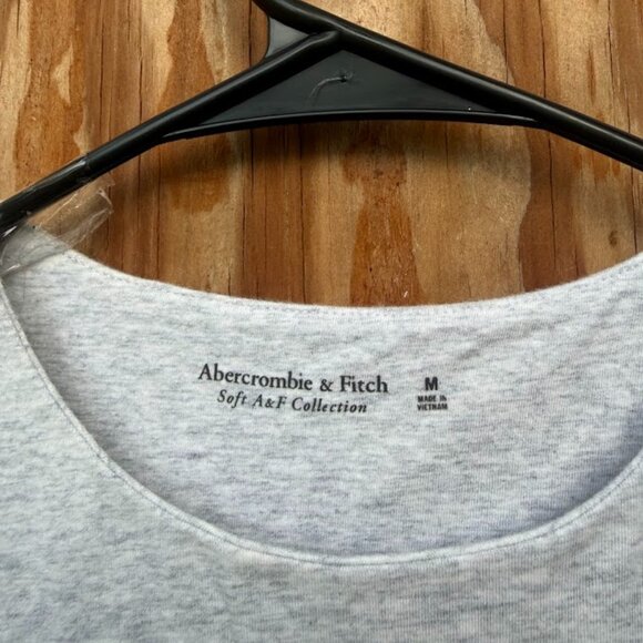 Abercrombie & Fitch Grey Bodysuit (Size M) - Picture 3 of 4